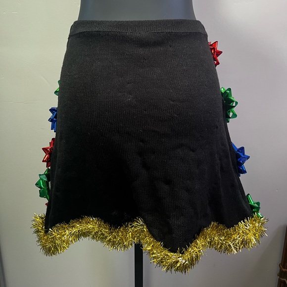 I 💗 OFFERS! Colorful Bow-Embellished Black Mini Skirt - Picture 4 of 6